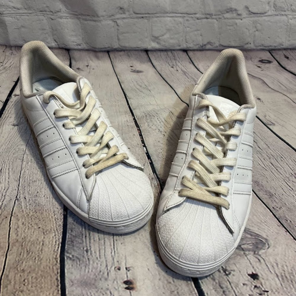 Adidas SUPERSTAR Men's All White Sneakers Size 8 Casual Athletic Shoes